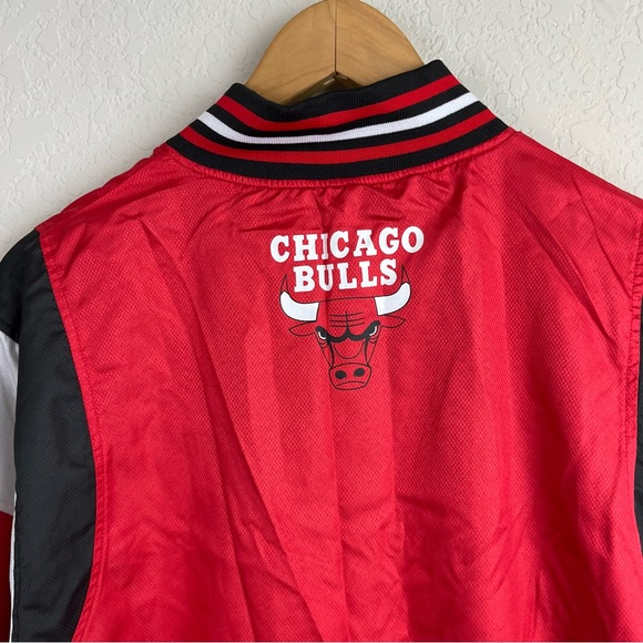 NBA Basketball Chicago Bulls Button Up Varsity Track Jacket - Picture 7 of 9